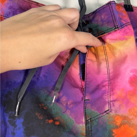 CG Habitat Men’s OG Athletic Fit 309 Board Swim Trunks Shorts Tie Dye Size 34 - Picture 5 of 10